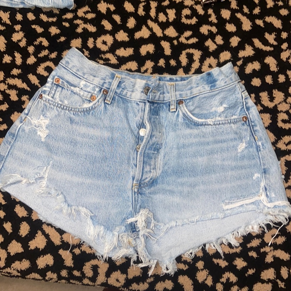 Agolde Parker vintage cutoff short light wash jean shorts with alterations